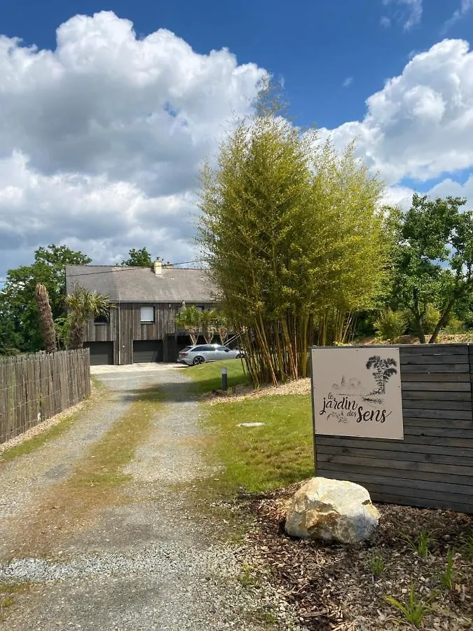 بيت للعطل فيلا Le Jardin Des Sens Chasne-sur-Illet فرنسا